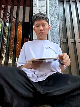 Snapshot of elfernh chatting on October 25, 2025, 10:43 pm elfernh online show from October 25, 2025, 10:43 pm