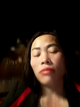 Snapshot of CoMay003 chatting on December 22, 2025, 2:33 am CoMay003 online show from December 22, 2025, 2:33 am