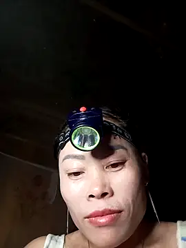 Snapshot of CoMay003 chatting on December 16, 2025, 1:04 pm CoMay003 online show from December 16, 2025, 1:04 pm