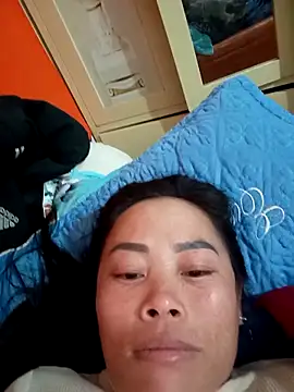 Snapshot of CoMay003 chatting on February 1, 2026, 11:36 pm CoMay003 online show from February 1, 2026, 11:36 pm