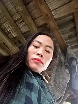 CoMay003 online show from November 19, 2025, 3:28 am