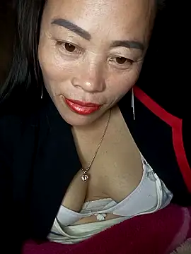 Snapshot of CoMay003 chatting on December 23, 2025, 2:44 am CoMay003 online show from December 23, 2025, 2:44 am