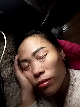 CoMay003 online show from November 18, 2025, 2:05 am