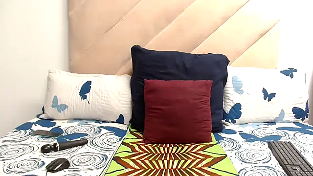 Snapshot of XXBUBBLYBARBIEXX chatting on October 28, 2025, 4:24 am XXBUBBLYBARBIEXX online show from October 28, 2025, 4:24 am