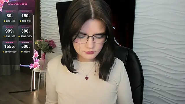 Snapshot of MoriGirl chatting on September 21, 2025, 1:05 pm MoriGirl online show from September 21, 2025, 1:05 pm