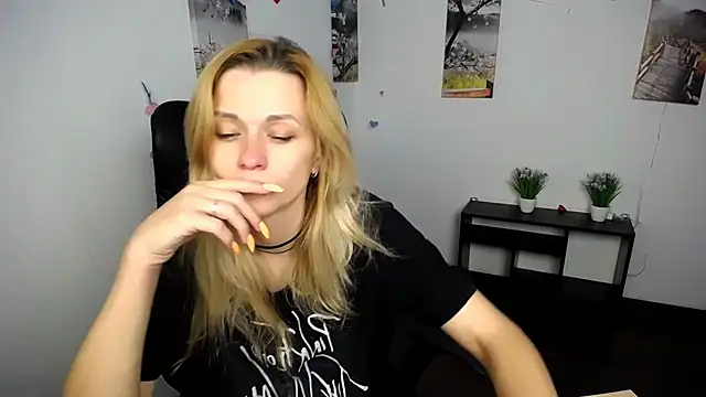 PeppyMia online show from October 20, 2025, 6:15 am
