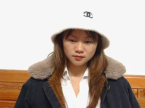 Snapshot of Sisi_dy01 chatting on November 27, 2025, 2:34 am Sisi dy01 online show from November 27, 2025, 2:34 am