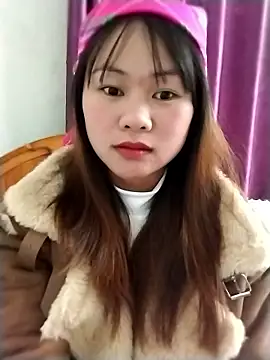 Snapshot of Sisi_dy01 chatting on January 13, 2026, 4:27 am Sisi dy01 online show from January 13, 2026, 4:27 am