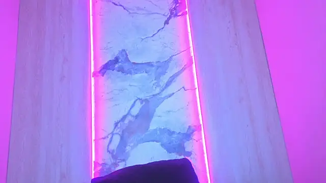 Snapshot of Cristal_hott1 chatting on February 3, 2026, 8:03 pm Cristal hott1 online show from February 3, 2026, 8:03 pm