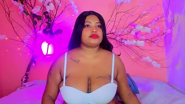 Snapshot of Cristal_hott1 chatting on February 10, 2026, 10:03 am Cristal hott1 online show from February 10, 2026, 10:03 am