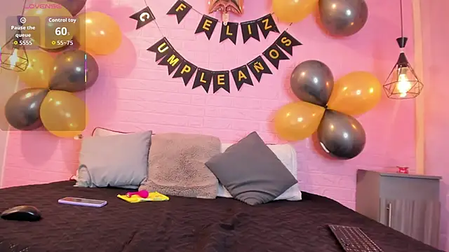 MayteLiu  online show from September 26, 2025, 12:56 pm