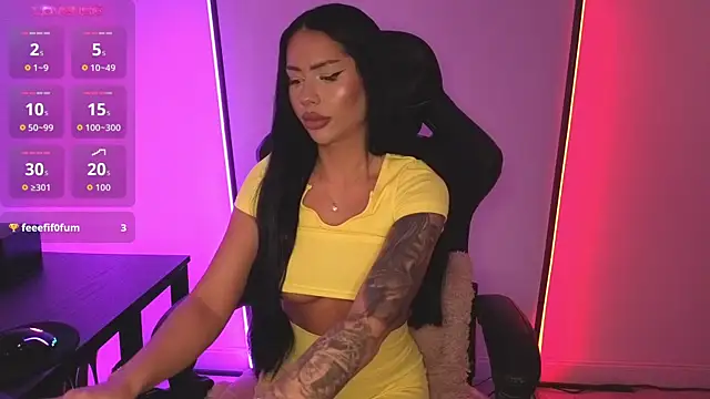 Snapshot of alisonrouge chatting on January 6, 2026, 8:13 pm alisonrouge online show from January 6, 2026, 8:13 pm