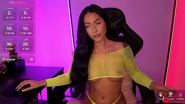 Snapshot of alisonrouge chatting on February 20, 2026, 8:11 pm alisonrouge online show from February 20, 2026, 8:11 pm