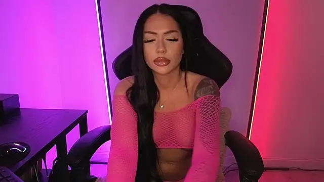 Snapshot of alisonrouge chatting on January 13, 2026, 8:13 pm alisonrouge online show from January 13, 2026, 8:13 pm