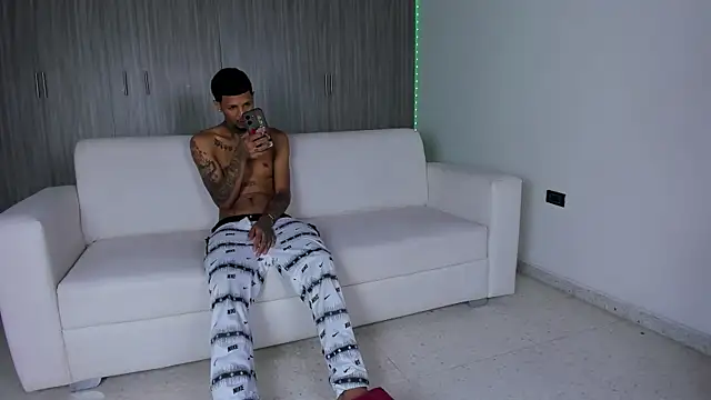 Hot destructionXxx18 online show from September 18, 2025, 7:39 pm