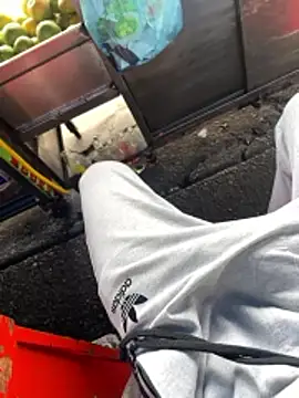 diegoand0911 online show from April 9, 2026, 2:23 pm