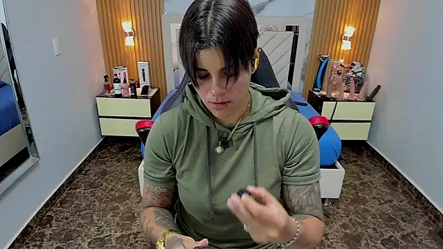 Snapshot of KAROLLJONES1 chatting on December 2, 2025, 7:37 pm KAROLLJONES1 online show from December 2, 2025, 7:37 pm