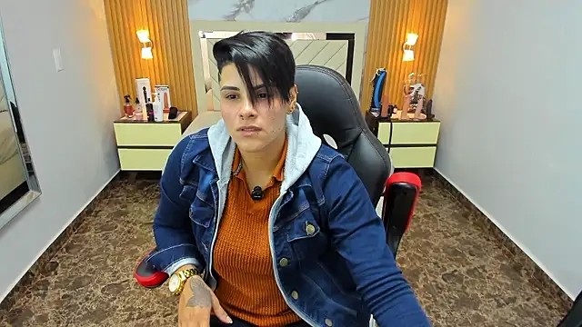 Snapshot of KAROLLJONES1 chatting on January 7, 2026, 7:41 pm KAROLLJONES1 online show from January 7, 2026, 7:41 pm