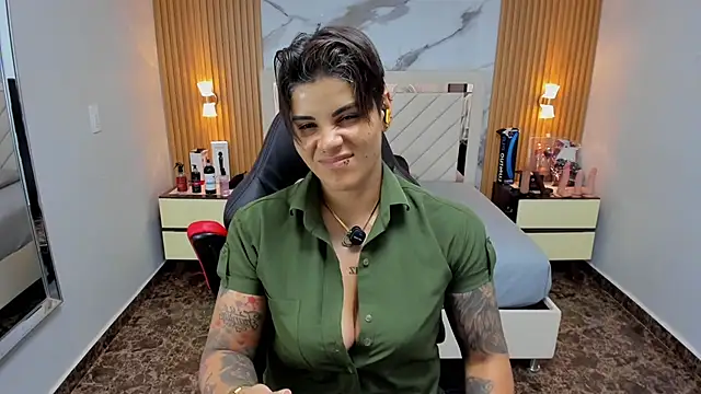 Snapshot of KAROLLJONES1 chatting on November 22, 2025, 7:46 pm KAROLLJONES1 online show from November 22, 2025, 7:46 pm