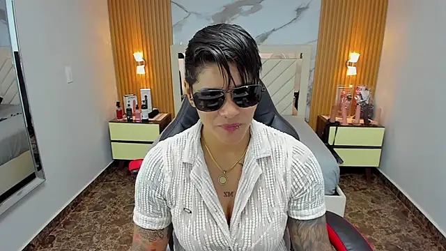 Snapshot of KAROLLJONES1 chatting on November 20, 2025, 7:14 pm KAROLLJONES1 online show from November 20, 2025, 7:14 pm