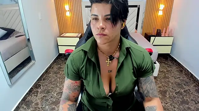 KAROLLJONES1 online show from May 20, 2026, 7:44 pm