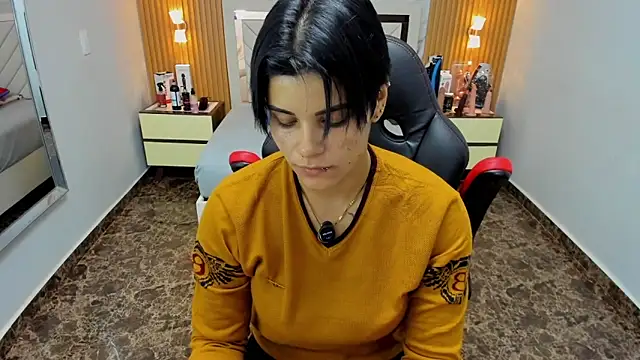 Snapshot of KAROLLJONES1 chatting on December 17, 2025, 7:19 pm KAROLLJONES1 online show from December 17, 2025, 7:19 pm