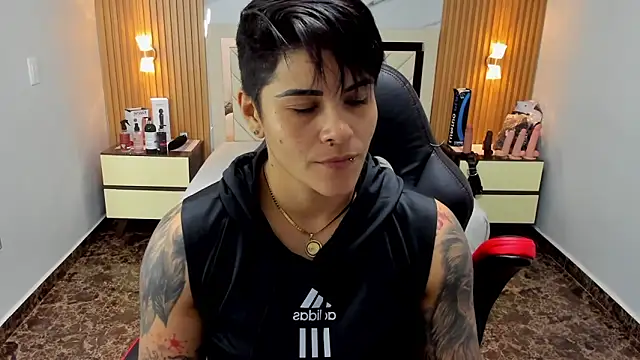 Snapshot of KAROLLJONES1 chatting on September 15, 2025, 7:14 pm KAROLLJONES1 online show from September 15, 2025, 7:14 pm