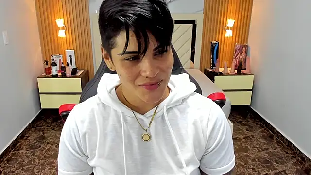 Snapshot of KAROLLJONES1 chatting on September 9, 2025, 7:34 pm KAROLLJONES1 online show from September 9, 2025, 7:34 pm