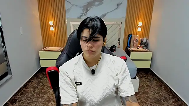 Snapshot of KAROLLJONES1 chatting on January 5, 2026, 7:28 pm KAROLLJONES1 online show from January 5, 2026, 7:28 pm