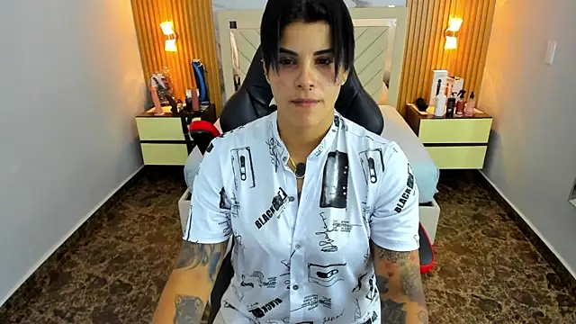 Snapshot of KAROLLJONES1 chatting on January 14, 2026, 8:01 pm KAROLLJONES1 online show from January 14, 2026, 8:01 pm