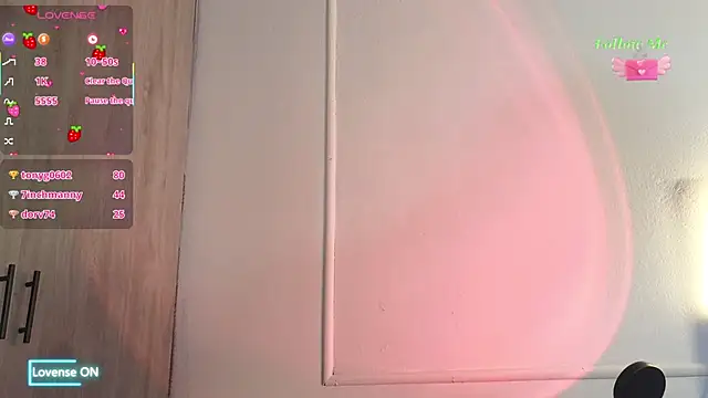 Snapshot of Ice_Princess_ chatting on November 7, 2025, 2:32 pm Ice Princess online show from November 7, 2025, 2:32 pm