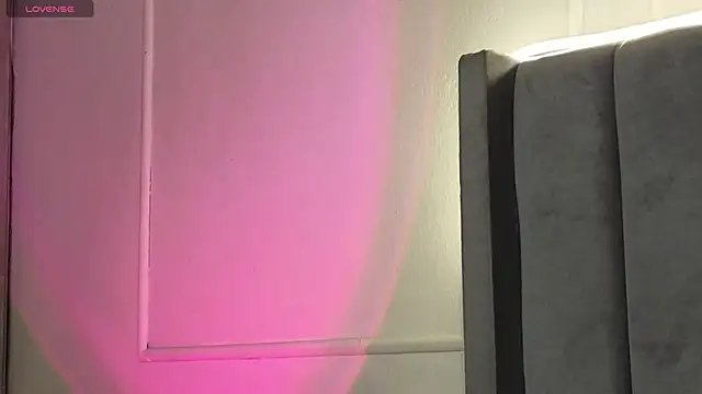 Snapshot of Ice_Princess_ chatting on November 11, 2025, 2:34 pm Ice Princess online show from November 11, 2025, 2:34 pm