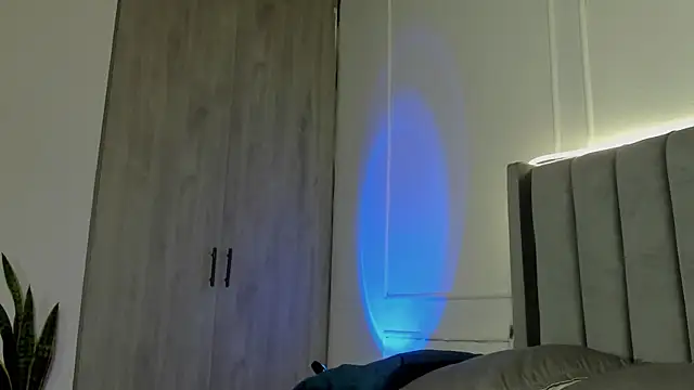 Snapshot of Ice_Princess_ chatting on October 28, 2025, 12:48 pm Ice Princess online show from October 28, 2025, 12:48 pm