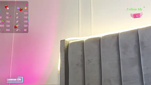 Snapshot of Ice_Princess_ chatting on November 6, 2025, 2:10 pm Ice Princess online show from November 6, 2025, 2:10 pm