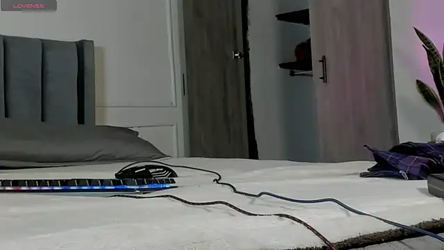 Snapshot of Ice_Princess_ chatting on October 8, 2025, 4:58 am Ice Princess online show from October 8, 2025, 4:58 am