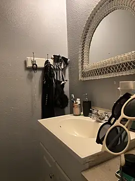 Snapshot of goddessmissmia chatting on October 4, 2025, 3:02 pm goddessmissmia online show from October 4, 2025, 3:02 pm