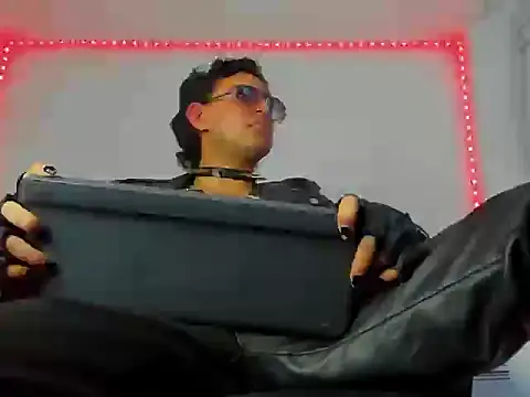 Snapshot of Alexxx_savage chatting on September 21, 2025, 4:06 am Alexxx savage online show from September 21, 2025, 4:06 am