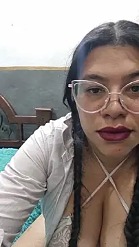 Snapshot of ALMAWHITE chatting on September 22, 2025, 1:28 pm ALMAWHITE online show from September 22, 2025, 1:28 pm