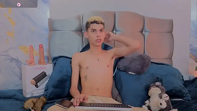 Room 69x online show from March 31, 2026, 4:31 pm