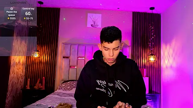 Room 69x online show from May 19, 2026, 12:23 pm