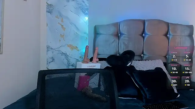 Room 69x online show from February 12, 2026, 4:34 am