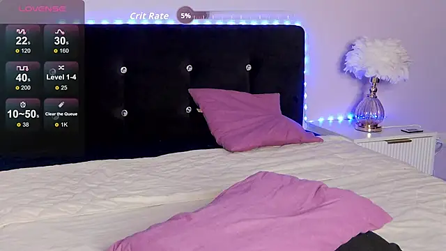 Snapshot of Milla_Ciao chatting on November 13, 2025, 5:11 am Milla Ciao online show from November 13, 2025, 5:11 am