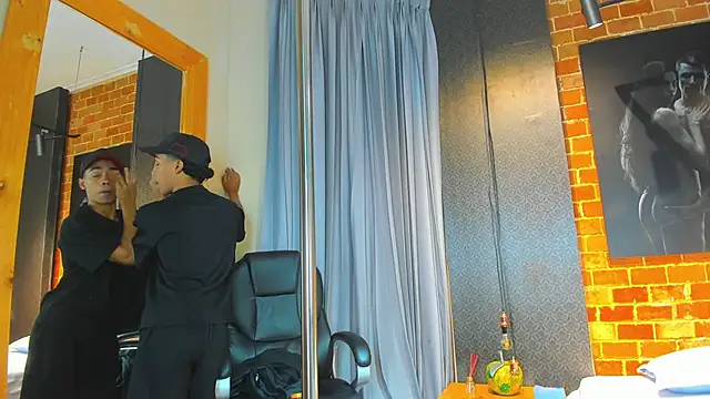 Snapshot of AlanCutee chatting on November 18, 2025, 11:35 am AlanCutee online show from November 18, 2025, 11:35 am