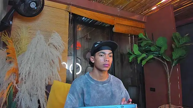 AlanCutee online show from January 14, 2026, 12:09 pm