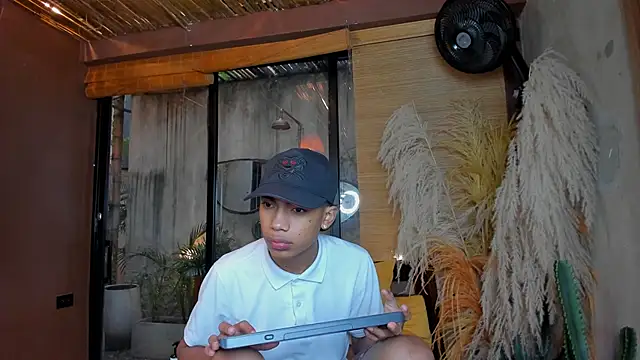 Snapshot of AlanCutee chatting on December 14, 2025, 12:22 pm AlanCutee online show from December 14, 2025, 12:22 pm