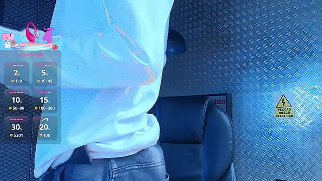 Snapshot of AlanCutee chatting on October 23, 2025, 12:04 pm AlanCutee online show from October 23, 2025, 12:04 pm