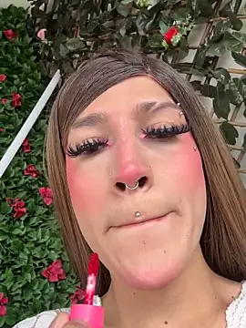 Alaia Snow online show from December 4, 2025, 8:30 pm