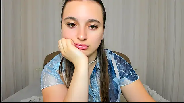 Daria de luxe online show from November 17, 2025, 7:45 am