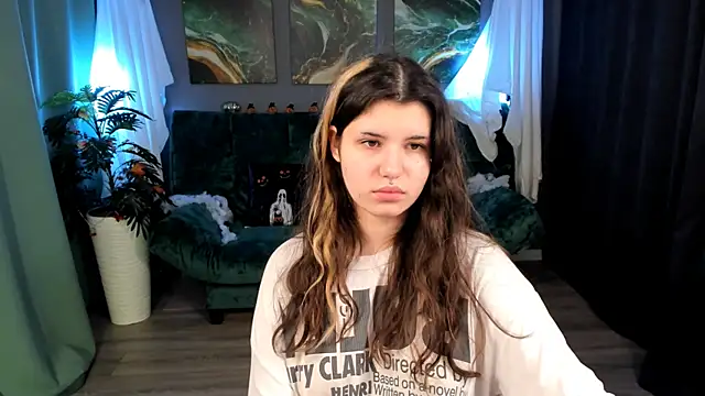 Snapshot of AnoraDark chatting on November 8, 2025, 1:25 pm AnoraDark online show from November 8, 2025, 1:25 pm