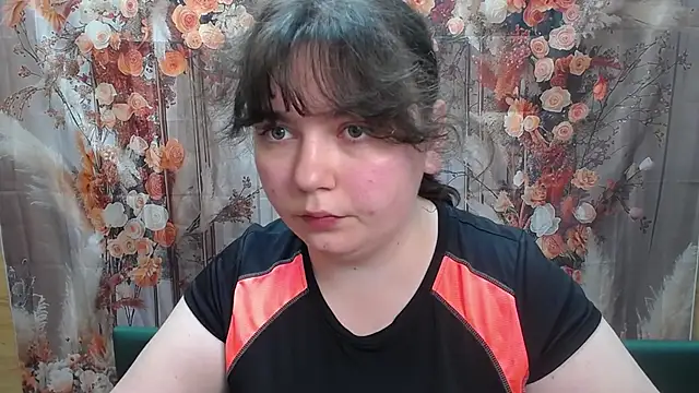 Snapshot of NeonilaLisova chatting on May 12, 2026, 11:05 am NeonilaLisova online show from May 12, 2026, 11:05 am